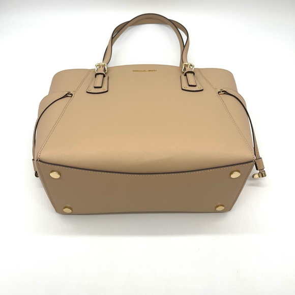 Michael Kors Voyager East West Tote Bag - Picture 8 of 12